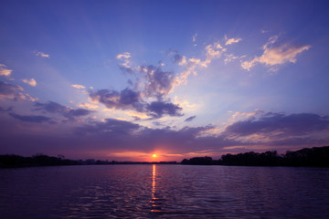 哪些养生知识适合在秋季发给顾客？